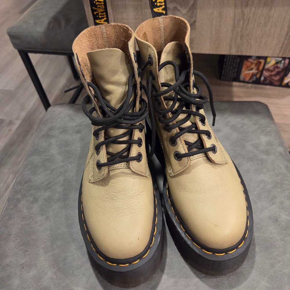 Dr. Martens 1460 Pascal Max Women's Leather Platform Boots Size 7US/38EU/5UK